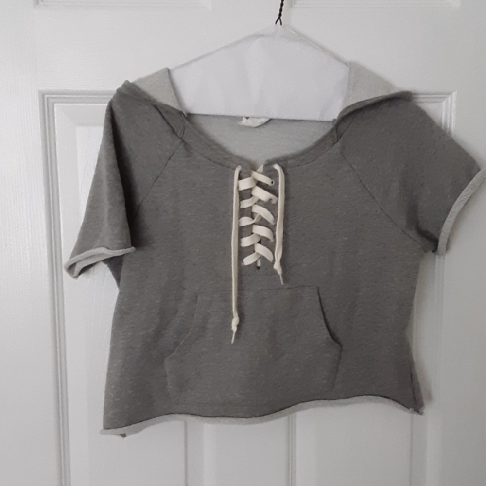 Hooded cropped top